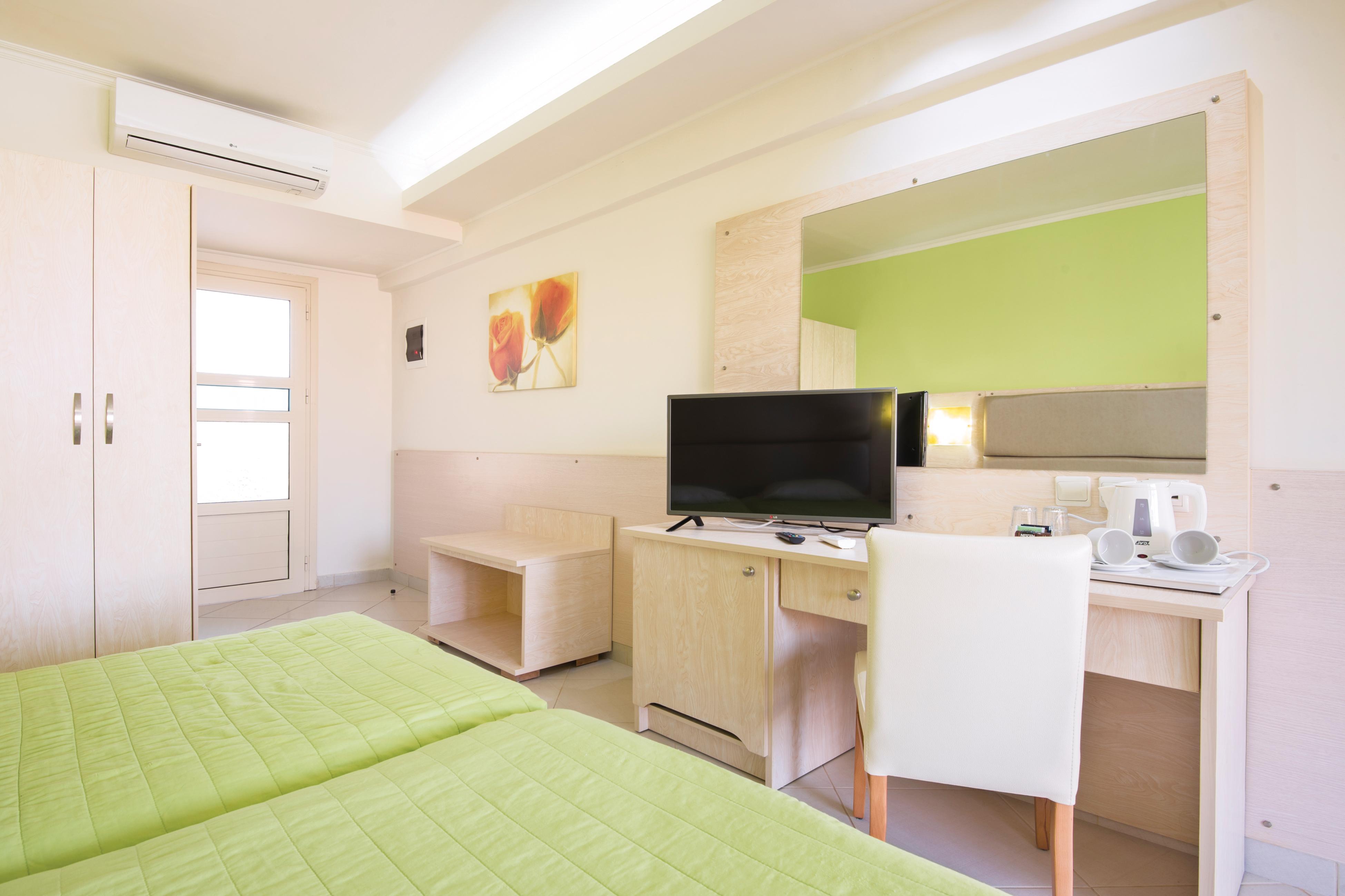 Kouros Palace Hotel 5*