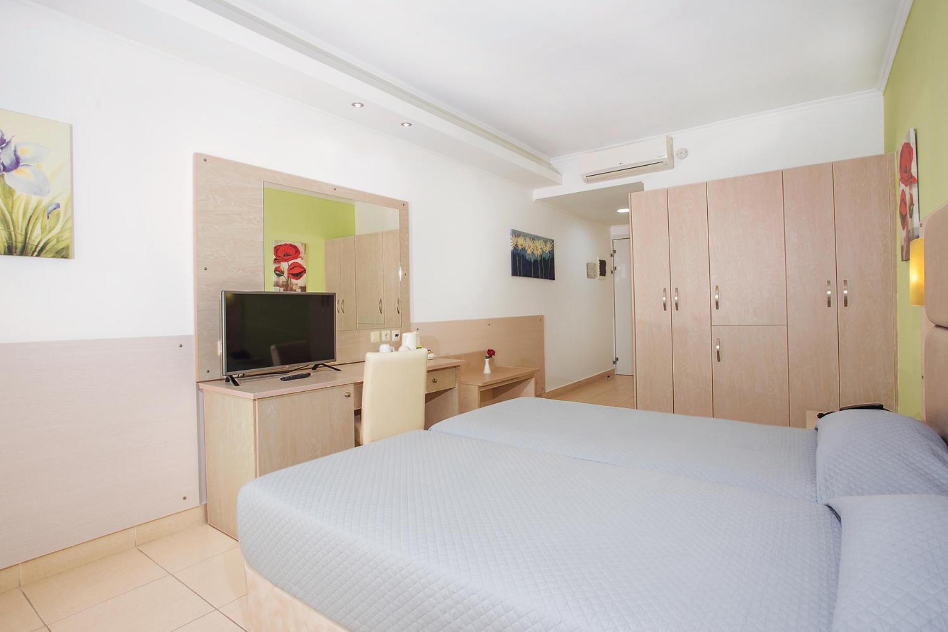 Kouros Palace Hotel 5*